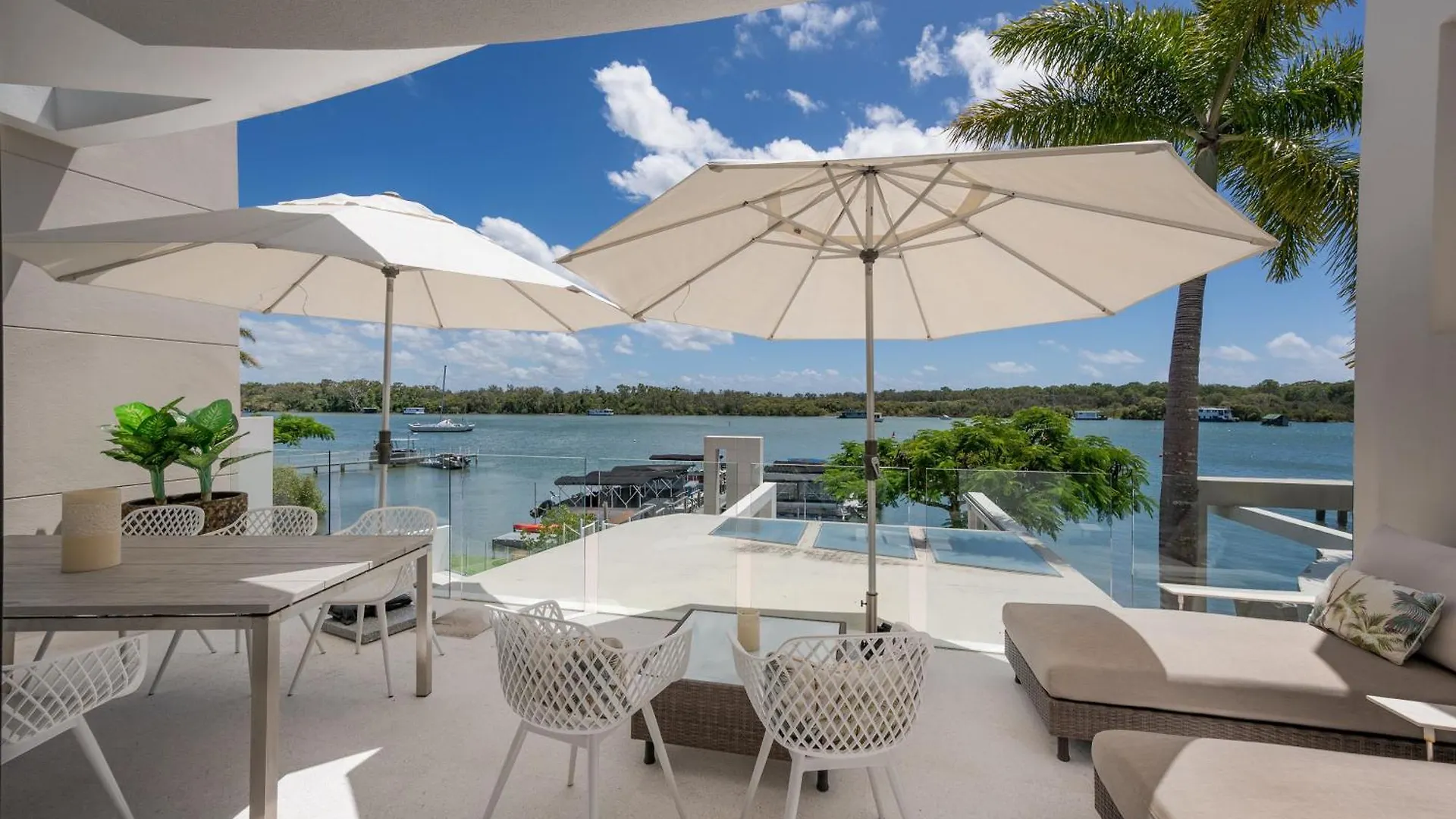 Luxury Riverside Escape Noosaville Australia