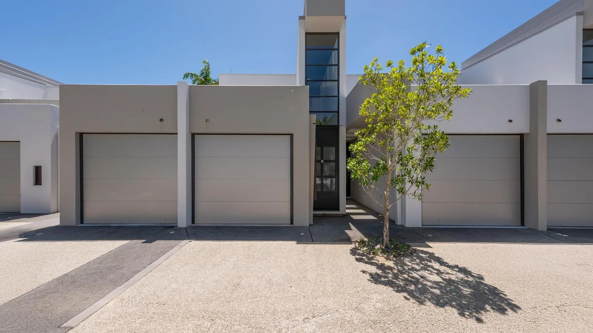 Luxury Riverside Escape Noosaville Apartment